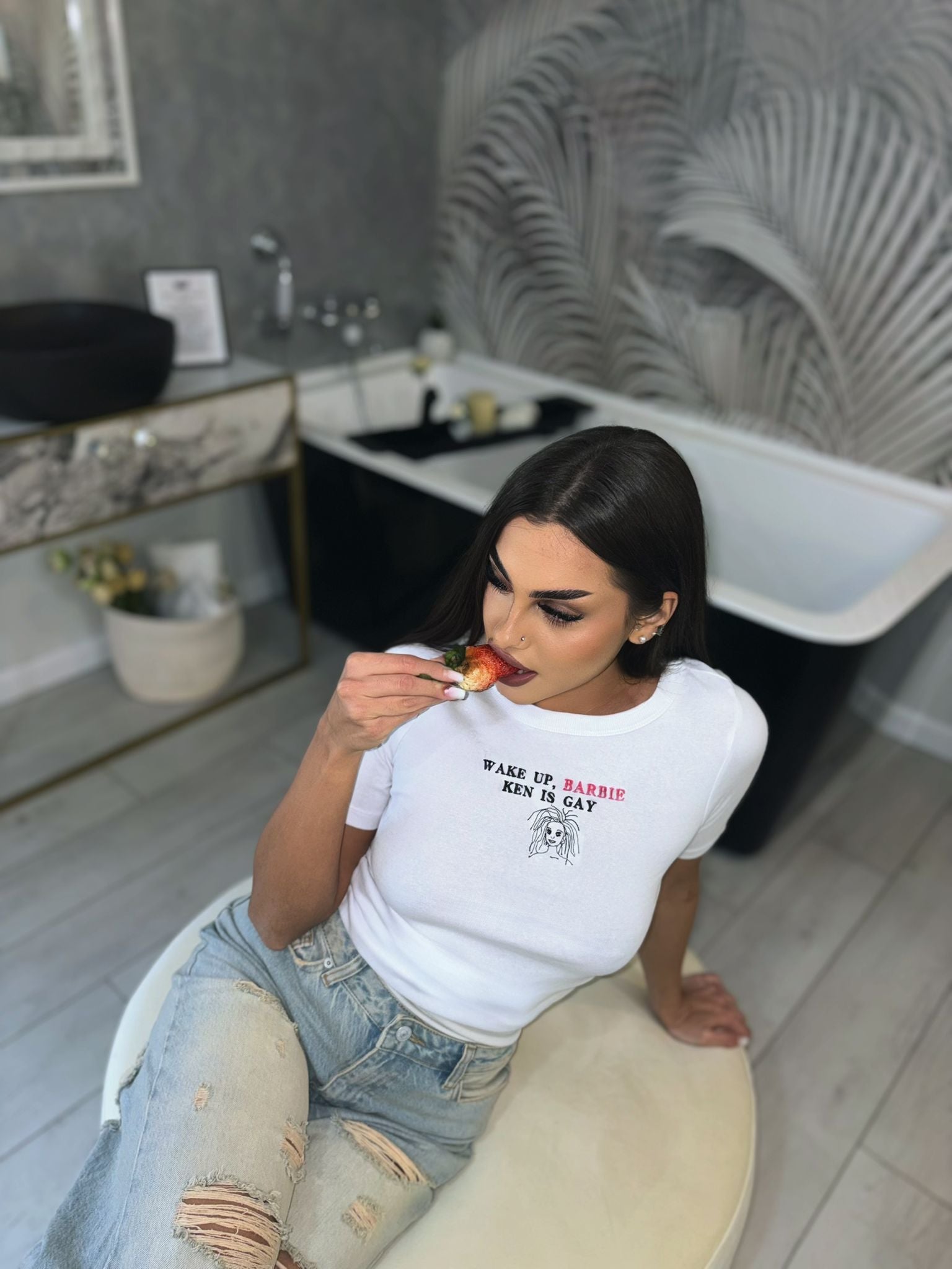 Tricou "Ken is gay"